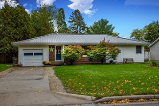 1404 S 13th St, Goshen, IN 46526