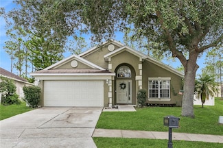 808 Oxford Dr, Davenport, FL 33897