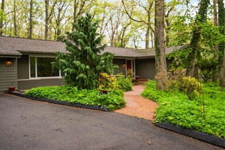 1657 Glenwood Rd, Ann Arbor, MI 48104