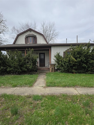 427 S Springfield St, Virden, IL 62690