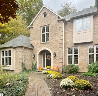 4770 Forest Ridge Ct, Rochester, MI 48306