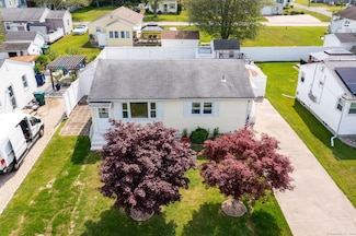 50 Biscayne Blvd, Old Lyme, CT 06371