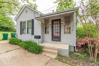 857 Clark Ave, Webster Groves, MO 63119
