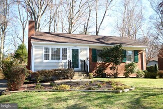 5410 Easton Dr, Springfield, VA 22151