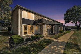 8691 Kennedy Cir, Warren, MI 48093