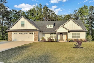 555 Canewood Ln, Campobello, SC 29322