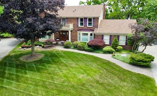 12675 Portsmouth Ct, Plymouth, MI 48170