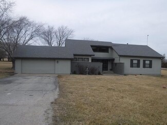 100 Country Club Ln, Parsons, KS 67357