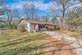 10727 Hummingbird Rd, Gravette, AR 72736