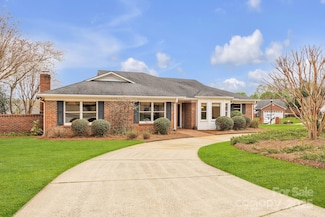 1921 Wexford Ct, Gastonia, NC 28054
