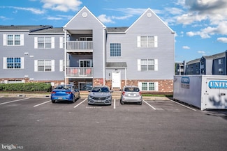 102 Grosvenor Ln Unit 203, Stafford, VA 22556