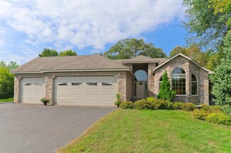 18907 Shamrock Ln, Shafer, MN 55074