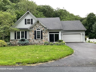 25 Tilbury Ave, Nanticoke, PA 18634