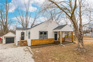 802 SW Walnut St, Blue Springs, MO 64015