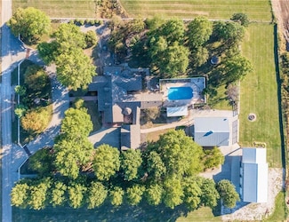 12402 W 184th St, Bucyrus, KS 66013