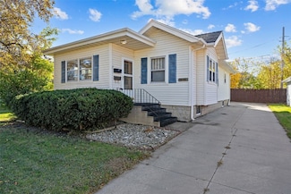 1649 B Ave NW, Cedar Rapids, IA 52405