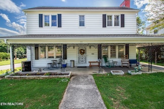 301 Walden Ave, Harriman, TN 37748