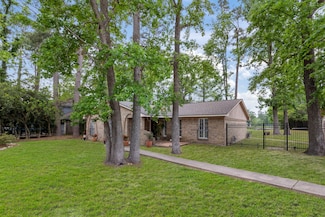 2902 Rainwood St, Spring, TX 77388