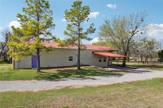 7201 Country Ln, Mustang, OK 73064