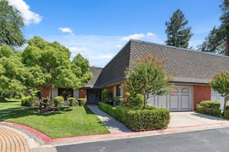 2812 W Kensington Ln, Fresno, CA 93711