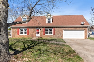1571 Barrett Dr, Clarksville, TN 37043