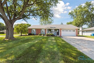 320 Raymond St, Walbridge, OH 43465