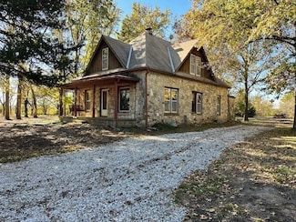 7235 192nd Rd, Winfield, KS 67156