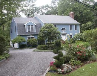90 Buckfield Ln, Greenwich, CT 06831
