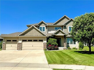 16555 Creekside Cir, Clive, IA 50325