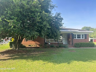 500 Rowan Rd, Clinton, NC 28328