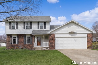 2133 Pinewood St, Jenison, MI 49428