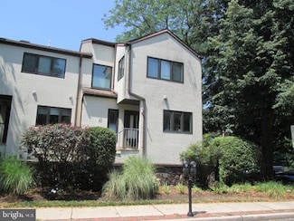 41 Lambert La, Lambertville, NJ 08530