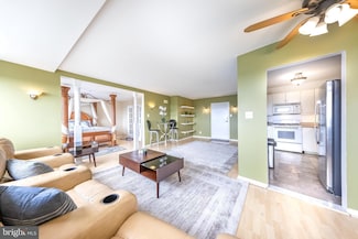 301 N Beauregard St Unit 1410, Alexandria, VA 22312
