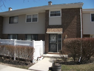 836 White Oak Ln Unit 3, University Park, IL 60484
