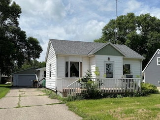 113 6th St, Prinsburg, MN 56281