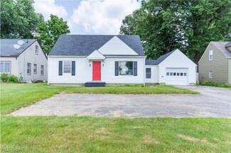 1566 Genesee Ave NE, Warren, OH 44483