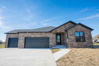 17 Pier Ln, Monett, MO 65708