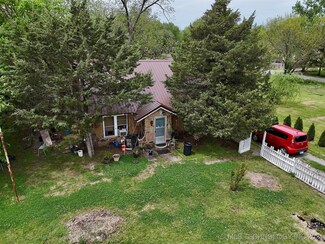 116 N Ora St, Pryor, OK 74361