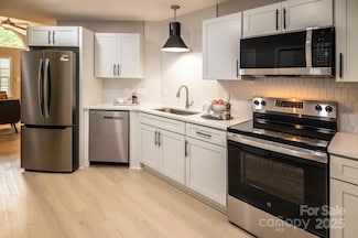 420 Alpha St, Charlotte, NC 28205