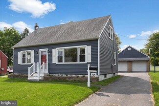 326 W Brookhaven Rd, Brookhaven, PA 19015