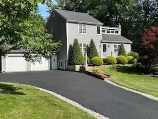 2 Evergreen Dr, Granby, CT 06035