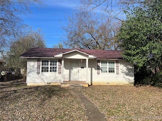 317 W Cedar St, Stilwell, OK 74960