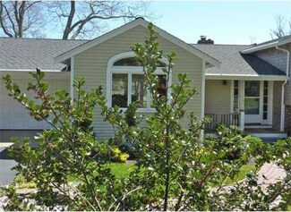 172 Damons Point Rd, Marshfield, MA 02050