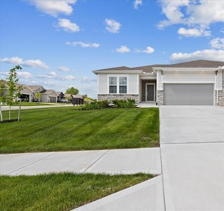 4906 N 145th St, Basehor, KS 66007
