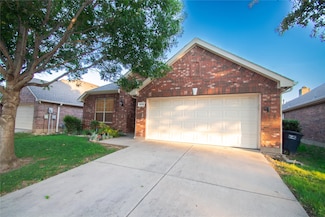 4616 Daisy Leaf Dr, Fort Worth, TX 76244