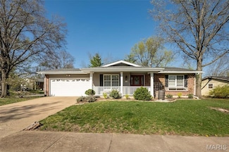 539 Blazedwood Dr, Ballwin, MO 63021