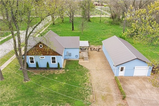 606 SW 4th St, Bentonville, AR 72712