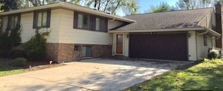702 Auburn Cir, Schaumburg, IL 60193