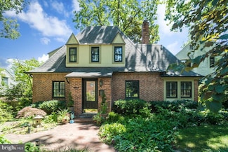 2403 S June St, Arlington, VA 22202