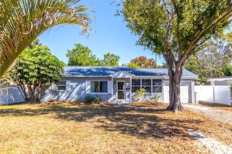 1725 Bradshaw Ln N, Saint Petersburg, FL 33710